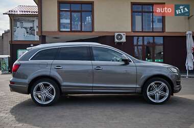 Внедорожник / Кроссовер Audi Q7 2014 в 