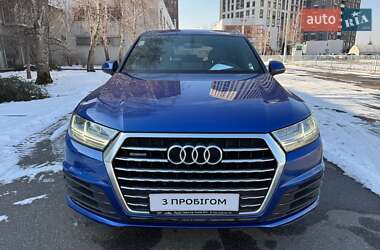Внедорожник / Кроссовер Audi Q7 2016 в 