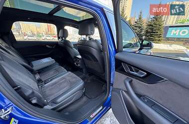 Внедорожник / Кроссовер Audi Q7 2016 в 