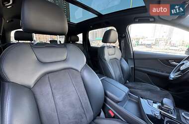 Внедорожник / Кроссовер Audi Q7 2016 в 
