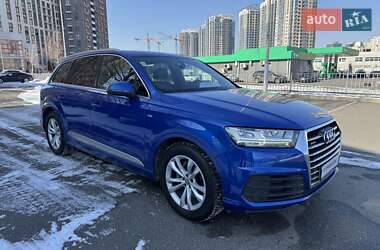 Внедорожник / Кроссовер Audi Q7 2016 в 