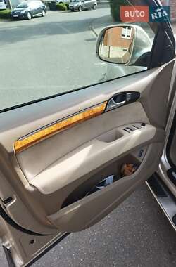 Внедорожник / Кроссовер Audi Q7 2007 в 