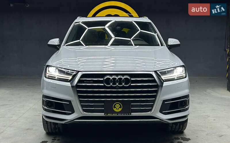 Позашляховик / Кросовер Audi Q7 2018 в Чернівцях