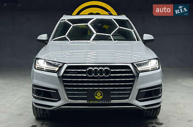 Внедорожник / Кроссовер Audi Q7 2018 в 
