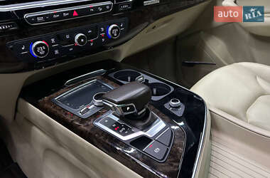 Внедорожник / Кроссовер Audi Q7 2018 в 