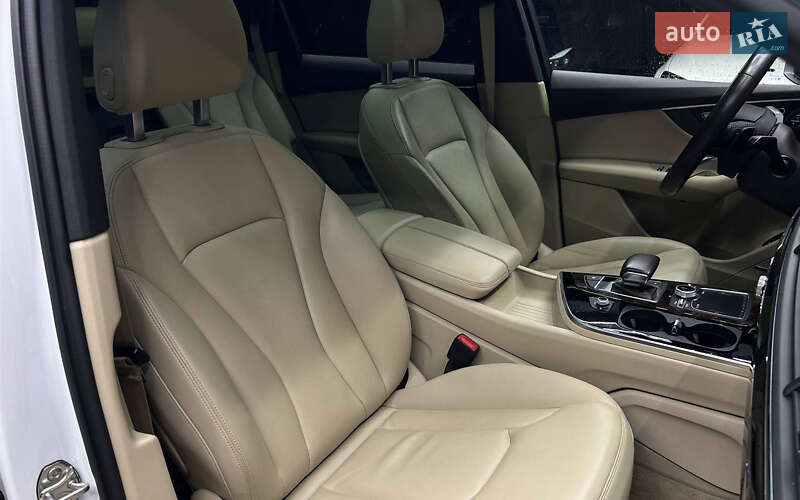 Позашляховик / Кросовер Audi Q7 2018 в Чернівцях