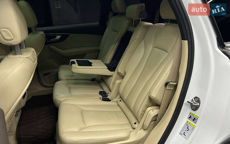 Позашляховик / Кросовер Audi Q7 2018 в Чернівцях