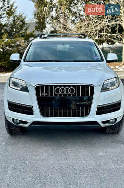Внедорожник / Кроссовер Audi Q7 2015 в 