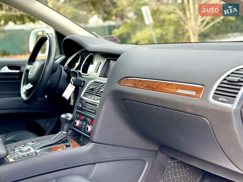 Позашляховик / Кросовер Audi Q7 2015 в Львові