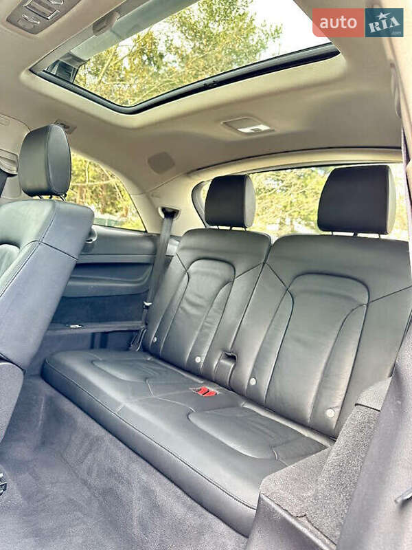 Позашляховик / Кросовер Audi Q7 2015 в Львові