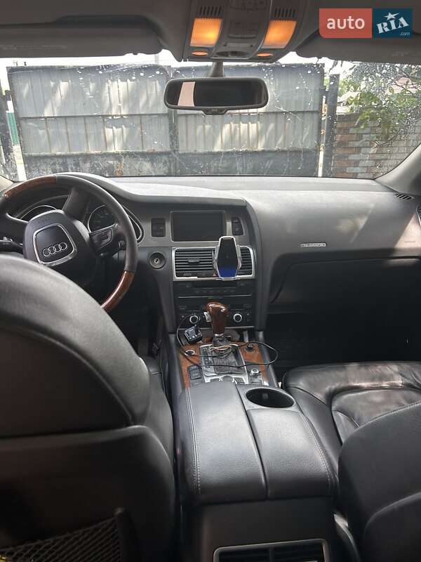 Внедорожник / Кроссовер Audi Q7 2007 в 