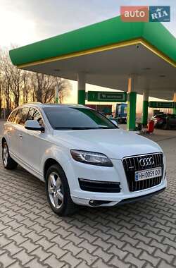 Позашляховик / Кросовер Audi Q7 2015 в 