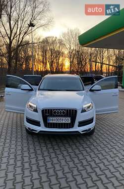 Позашляховик / Кросовер Audi Q7 2015 в 
