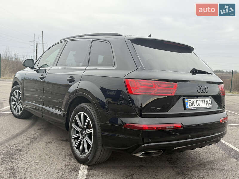 Внедорожник / Кроссовер Audi Q7 2017 в Ровно