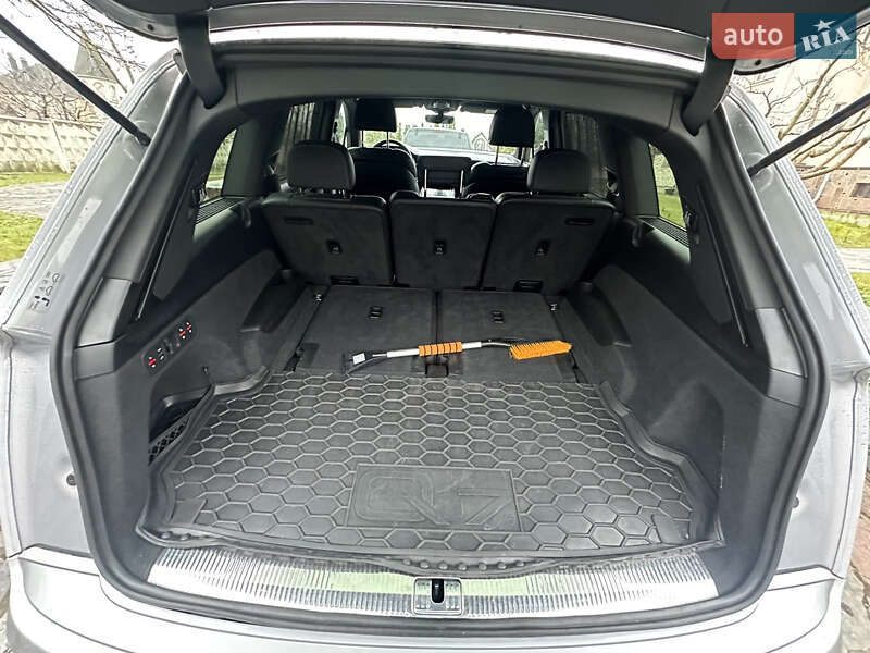 Внедорожник / Кроссовер Audi Q7 2020 в Киеве