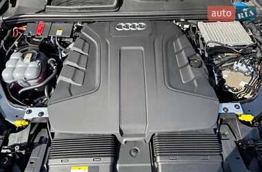 Внедорожник / Кроссовер Audi Q7 2020 в 