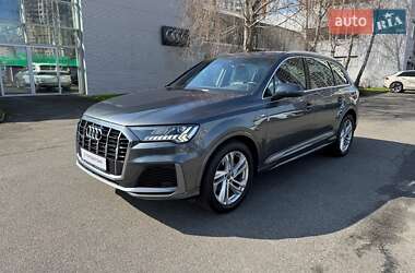 Внедорожник / Кроссовер Audi Q7 2020 в 