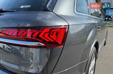 Внедорожник / Кроссовер Audi Q7 2020 в 