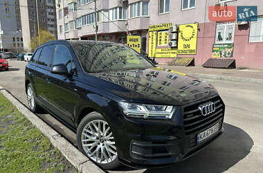Внедорожник / Кроссовер Audi Q7 2016 в 