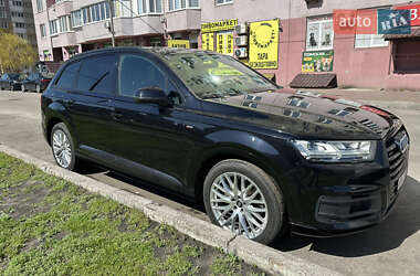 Внедорожник / Кроссовер Audi Q7 2016 в 