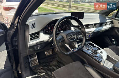 Внедорожник / Кроссовер Audi Q7 2016 в 