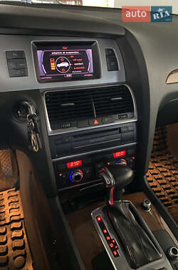 Позашляховик / Кросовер Audi Q7 2013 в 
