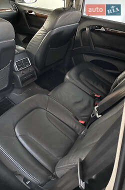 Позашляховик / Кросовер Audi Q7 2013 в 