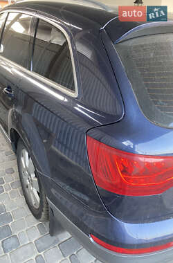 Позашляховик / Кросовер Audi Q7 2013 в 