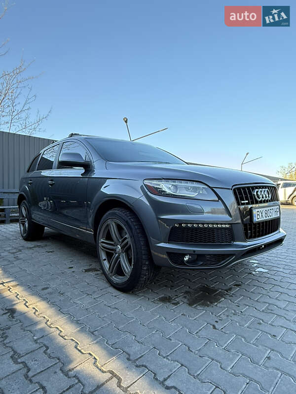 Позашляховик / Кросовер Audi Q7 2015 в Києві