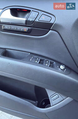 Позашляховик / Кросовер Audi Q7 2015 в 