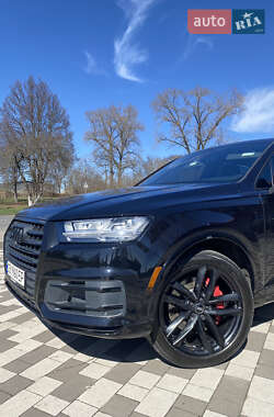 Позашляховик / Кросовер Audi Q7 2016 в 