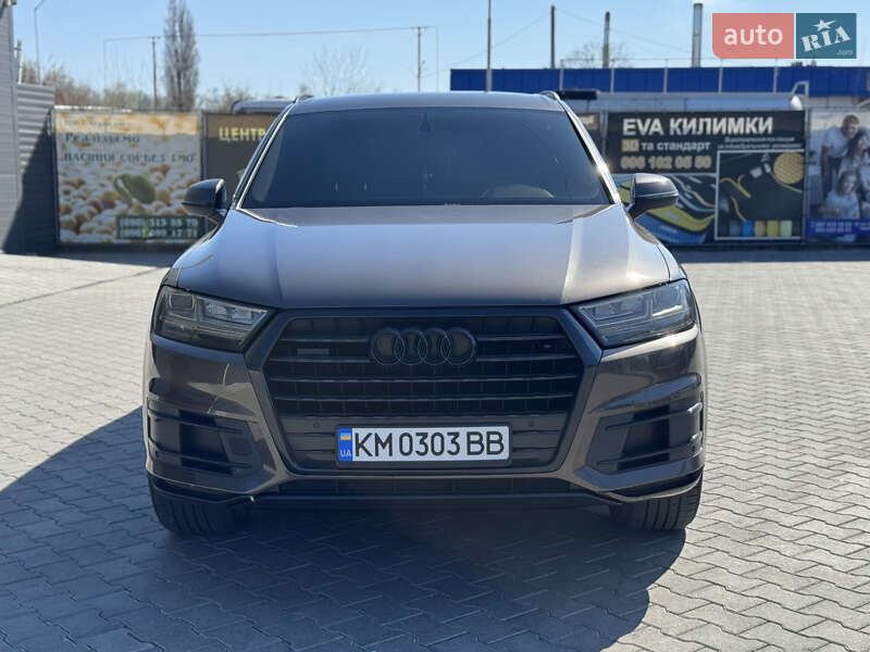 Внедорожник / Кроссовер Audi Q7 2018 в Звягеле