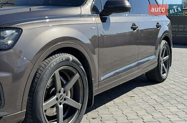 Внедорожник / Кроссовер Audi Q7 2018 в 