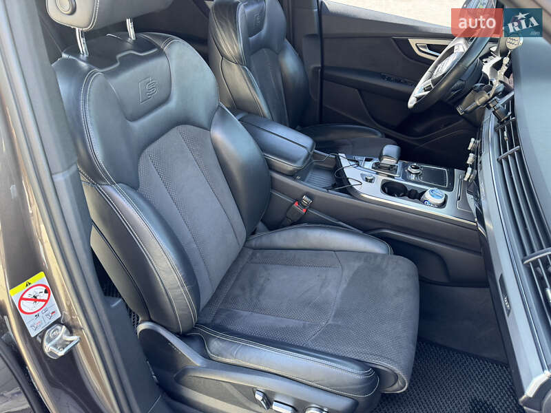 Внедорожник / Кроссовер Audi Q7 2018 в Звягеле