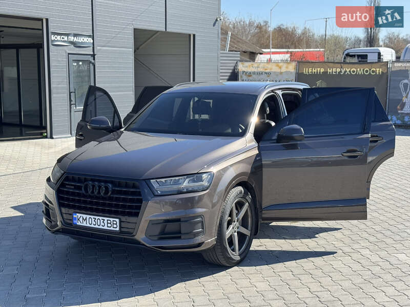 Внедорожник / Кроссовер Audi Q7 2018 в Звягеле