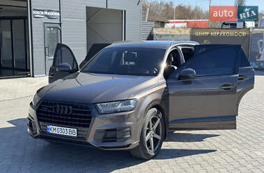 Внедорожник / Кроссовер Audi Q7 2018 в 