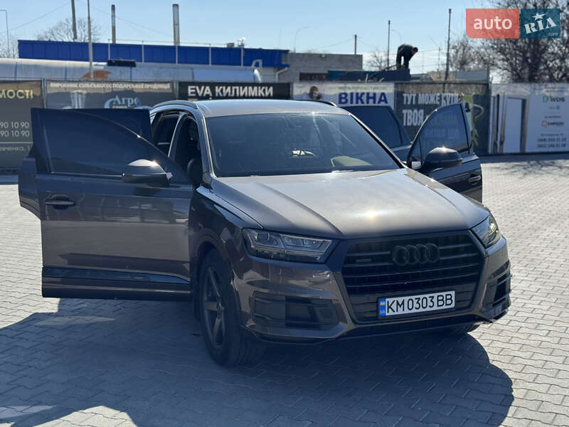 Внедорожник / Кроссовер Audi Q7 2018 в Звягеле