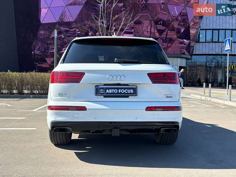 Позашляховик / Кросовер Audi Q7 2016 в Києві