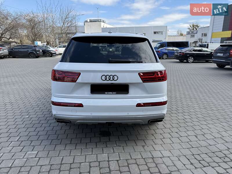 Позашляховик / Кросовер Audi Q7 2018 в Львові