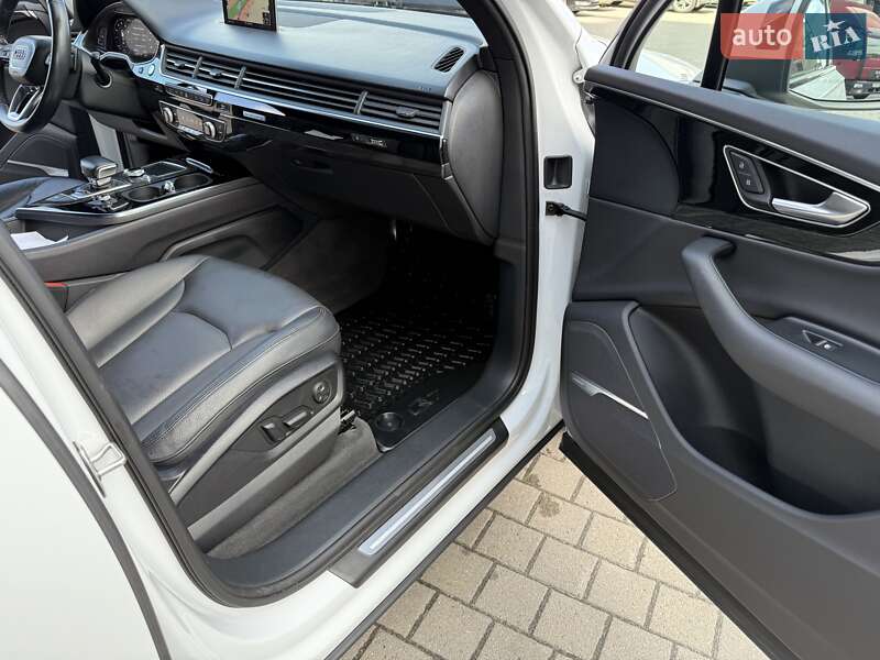 Позашляховик / Кросовер Audi Q7 2018 в Львові