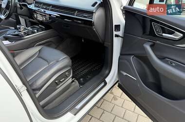 Внедорожник / Кроссовер Audi Q7 2018 в 