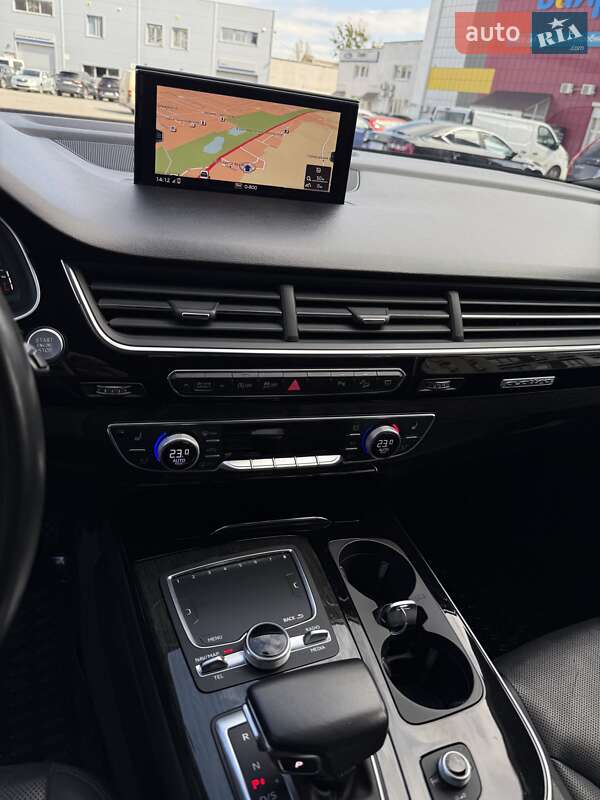 Позашляховик / Кросовер Audi Q7 2018 в Львові