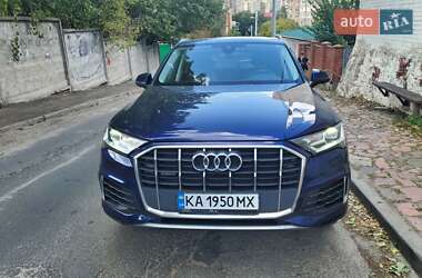 Позашляховик / Кросовер Audi Q7 2022 в 