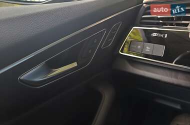 Позашляховик / Кросовер Audi Q7 2022 в 