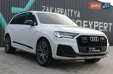 Внедорожник / Кроссовер Audi Q7 2021 в 