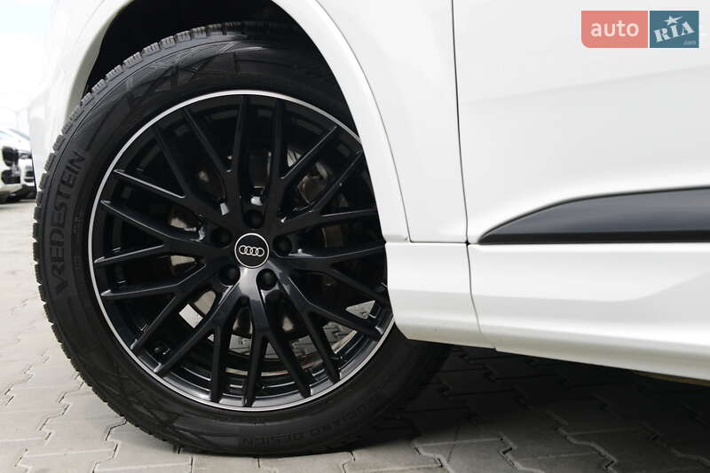 Внедорожник / Кроссовер Audi Q7 2022 в Мукачево