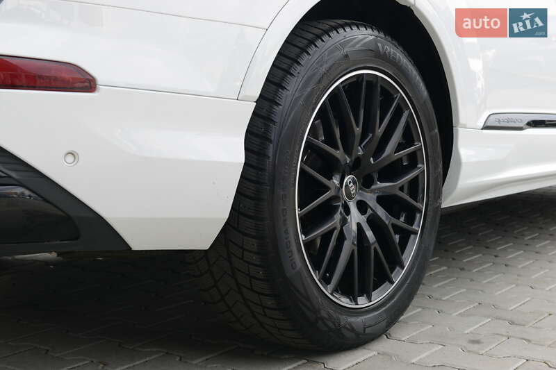 Внедорожник / Кроссовер Audi Q7 2022 в Мукачево