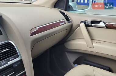 Внедорожник / Кроссовер Audi Q7 2012 в 