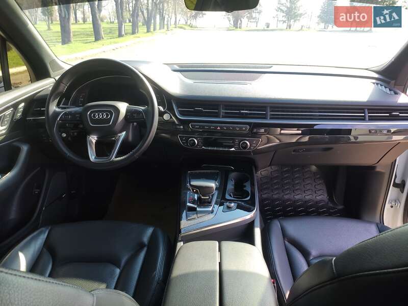 Позашляховик / Кросовер Audi Q7 2019 в Чугуєві