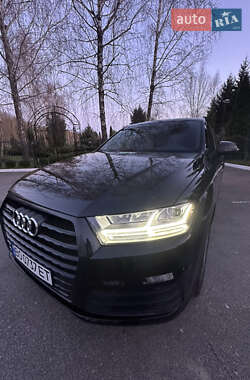 Внедорожник / Кроссовер Audi Q7 2018 в 
